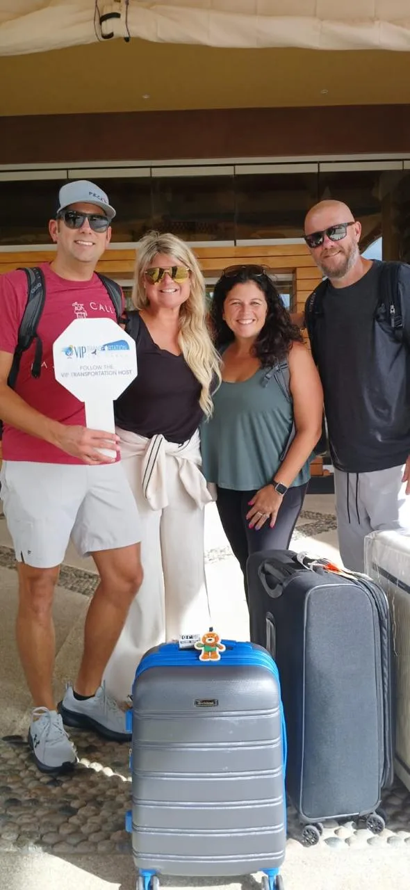 Guests arriving at their Los Cabos resort with a Goleón tag on their suitcase