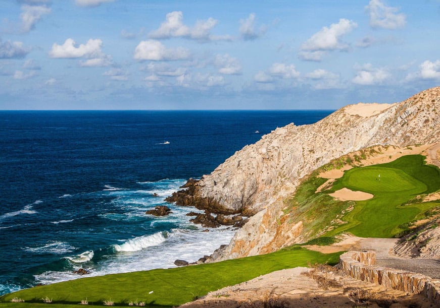 The most VIP Transfer service for golfers in Cabo
